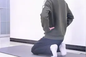 1个跪坐起身，上提臀线，瘦大腿，拉长大腿，甩掉粗壮短55分身材