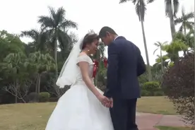 广东一小伙接亲，新娘看上去不简单，不知新郎如何追到的视频封面