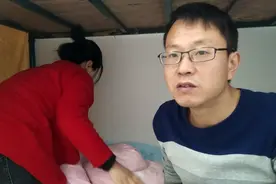 实拍工厂里面的夫妻宿舍，面积只有5平米，你们有住过么？视频封面