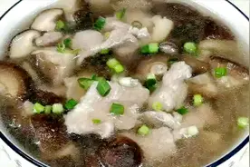 什么样的做法才能使香菇汤营养鲜美，大厨指点，方法简单