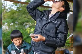 马蹄磨成粉，做了马蹄糕，气味芬芳所产生的滋味实在让人陶醉