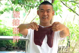 四川厨师炒“酸辣猪肝”一锅成菜，只需15秒出锅猪肝嫩滑酸辣开胃