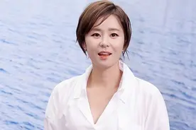 崔江熙：崔民勇梦中情人，与小10岁周元传绯闻，为何45岁不婚？视频封面