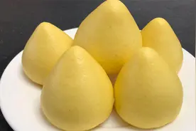 玉米面加鸡蛋，教你做窝窝头，蓬松柔软不塌陷，比馒头简单还好吃