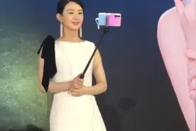 31岁赵丽颖真的生过娃？看到她的大长腿，网友：比少女还少女视频封面