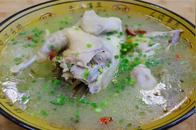 四川人这样做猪肚鸡，汤鲜肉烂营养美味，吃完肉汤还可以烫火锅