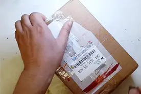 小米手机进水反复重启，原来故障这么简单，秒杀它