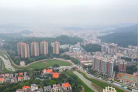 东莞名不见经传的小镇凤岗镇，房价那么高，或许就是因为靠近深圳视频封面