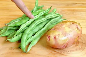 1把四季豆和1个土豆，出锅没想到这么好吃，用料简单味道足，真香