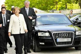 为什么德国总理只坐奥迪，而不是奔驰宝马？最后一点才是关键视频封面