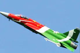 马来西亚要买数十架战机，美专家：不出意外是枭龙最大的订单视频封面