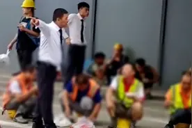 深圳一公司保安驱赶躲雨吃饭的务工人员，公司：调查后会做出处理视频封面