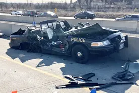 惊险刺激！美国警匪高速公路上演真实侠盗飞车，轮胎都跑飞了视频封面