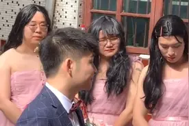 河南一女子请“特别伴娘”，男扮女装很娇羞，网友：好歹刮刮胡子视频封面