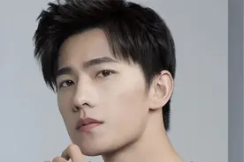 看自己的戏也尴尬？杨洋黑历史被扒当众社死，王鹤棣嫌弃东方青苍