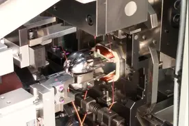 电机马达里面的铜线是怎么绕上去的？速度真快，这过程看着真爽！视频封面