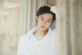 【小梦·李孟羲】眼前这个少年还是最初那张脸面前再多艰险不退却