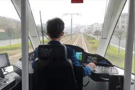 今天带大家体验有轨电车：成都的蓉2号线视频封面