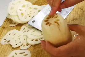 莲藕只用清水洗容易发黑，等于吃淤泥！教你1招，不用搓洗全白嫩视频封面
