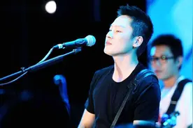 梁博与新秀合唱《表态》，rapper毫无存在感，网友：只想听梁博唱