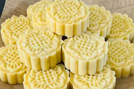 手把手教你自己做绿豆糕，没有添加剂，低糖少油，清甜解暑很细腻视频封面