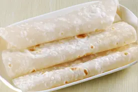 土豆丝卷饼新做法，一锅做出好几张饼，柔软劲道薄如纸，好吃