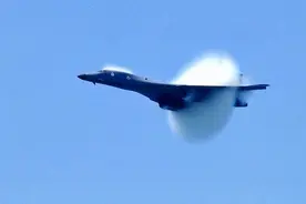 飞机突破音障的瞬间，音爆云就随之出现，它是怎么形成的？视频封面