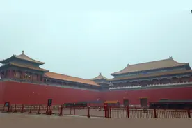 一眼万年!故宫大寒节气迎新年初雪：红墙绿瓦雪飞花 美得恍如隔世