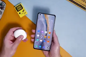 不是游戏手机的KPL比赛专用机，vivo iQOO 5 开箱视频封面