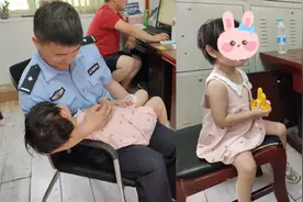 怀疑非亲生，爸爸将3岁女儿“扔”在路上，亲妈赌气也置之不理视频封面