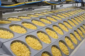 工厂实拍：你知道泡面是怎么生产的吗？料包制作竟然也这么有料~