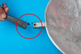 厨房里的铁锅把断了，不用急着买新的，修好很简单