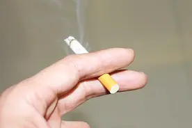 抽完烟满屋全是烟味？教你放样东西，抽烟再也不怕有烟味，厉害了