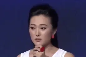 非诚勿扰：奔驰哥太抢手，11位美女留灯追求，牵走场上最美的