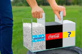 外国人真会玩！可口可乐与薄荷糖的超反应，画面震撼！视频封面