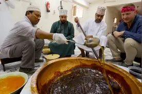 中东人独特的三餐，早晨吃煎饼，中午吃鲨鱼，甜点让人难以接受视频封面