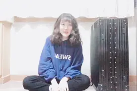 20岁女大学生去韩国，行李箱可以把自己装进去了，简直不要太可爱视频封面