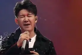 高进动情演唱《怀念青春》，歌词扎心太伤感，撕心裂肺!