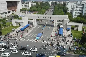 安徽工程大学迎来21级新生，航拍画面，直击安工程迎新第一视角视频封面