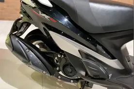 售价8980元，豪爵150踏板车到货，油耗3L，配CBS，听听声浪如何？视频封面