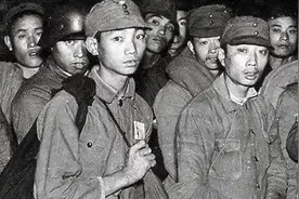 “八百壮士”真正结局，团长遭遇战友暗杀，幸存者不愿再当兵视频封面