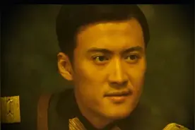 皖系军阀卢永祥之子卢小嘉，曾绑架暴打黄金荣，后来怎么样了？视频封面