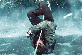 前面是万丈悬崖，后面是狼群追赶，他们只能想办法横渡悬崖！视频封面