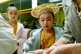 儿童类舞台妆妆容教程分享，美美的妆容为小朋友的演出加分视频封面