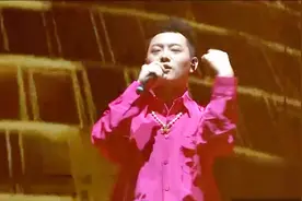 《野狼disco》原唱现场版来了，老舅演绎经典神曲嗨翻全场