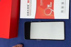 教你一招：膜贴歪了，如何把一张钢化膜完整的掀开，重新贴好。