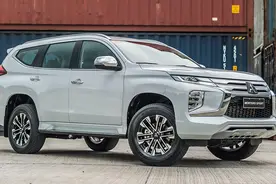 28万的帕杰罗劲畅国内开卖，标配第2代超选四驱，新增后差速锁！