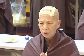 和尚头上的“圆点”，到底有什么用？看完有些心疼视频封面