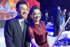 央视主持人刚强中年贵子，妻子是北京卫视女强人，宝宝名字成亮点视频封面