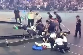 香港男团演唱会大屏幕跌落击中两舞者，李家超凌晨发文：震惊